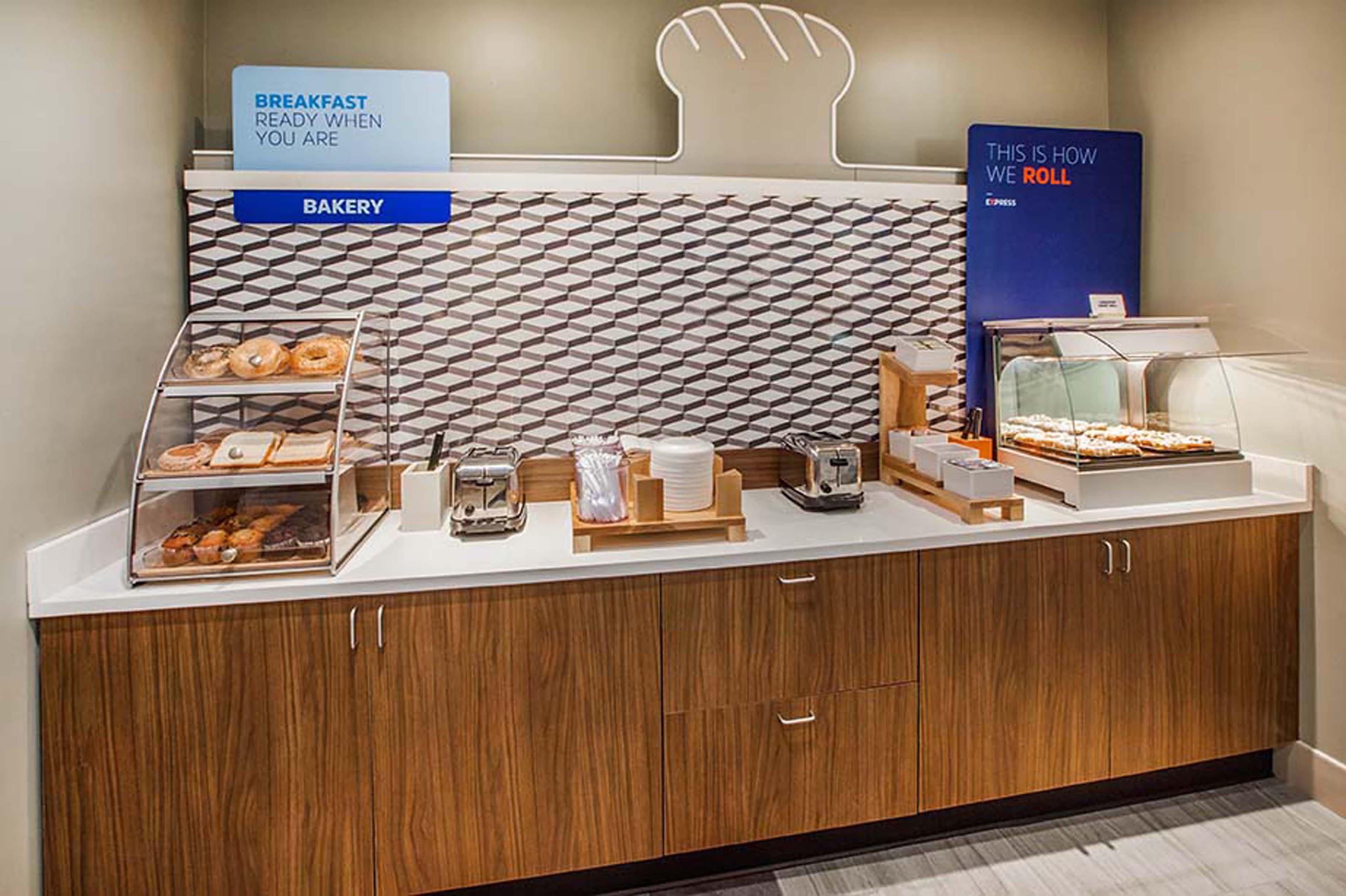 Express And By Ihg 2* Great Falls