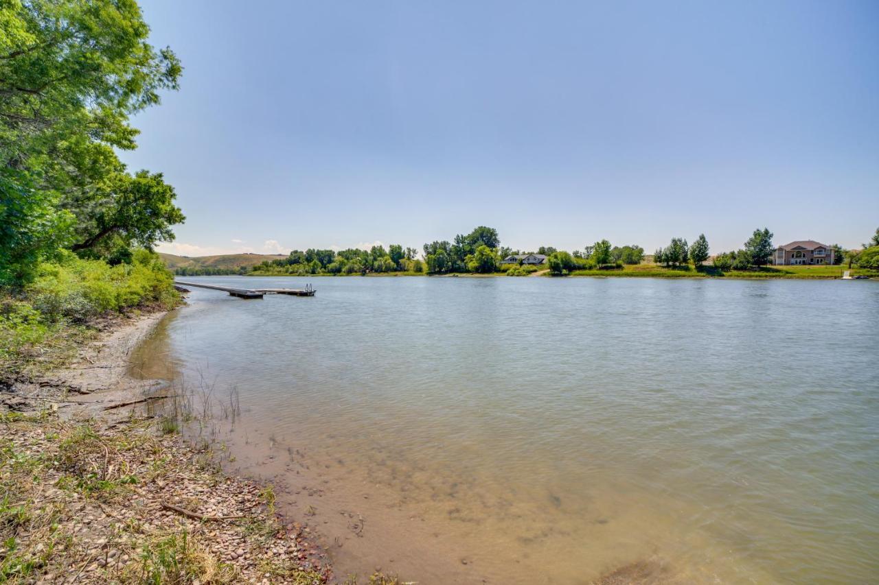 Cozy On The Missouri River!