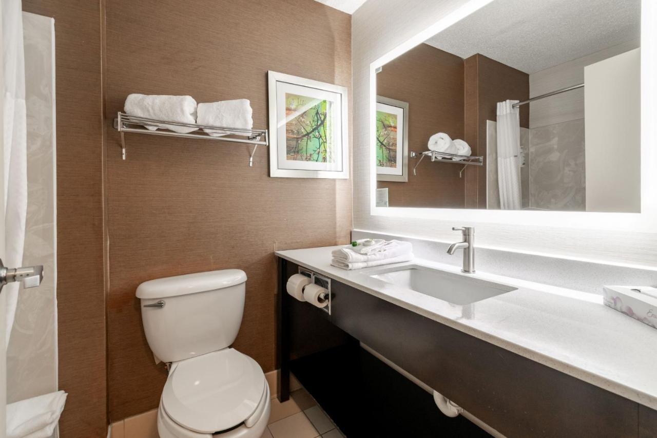 Wingate By Wyndham Hotel 3*