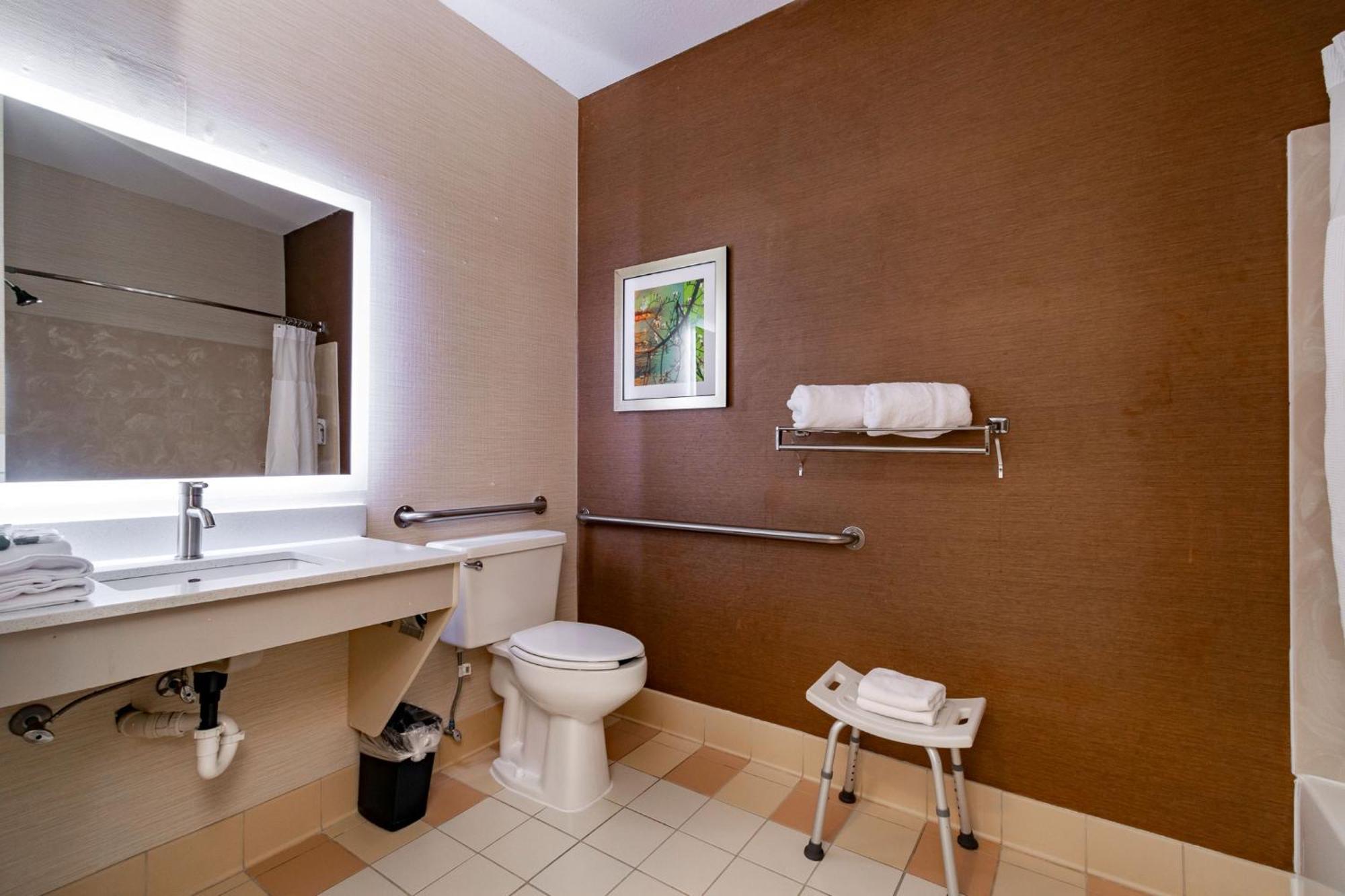 Wingate By Wyndham Hotel