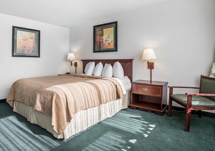 Baymont By Wyndham Center