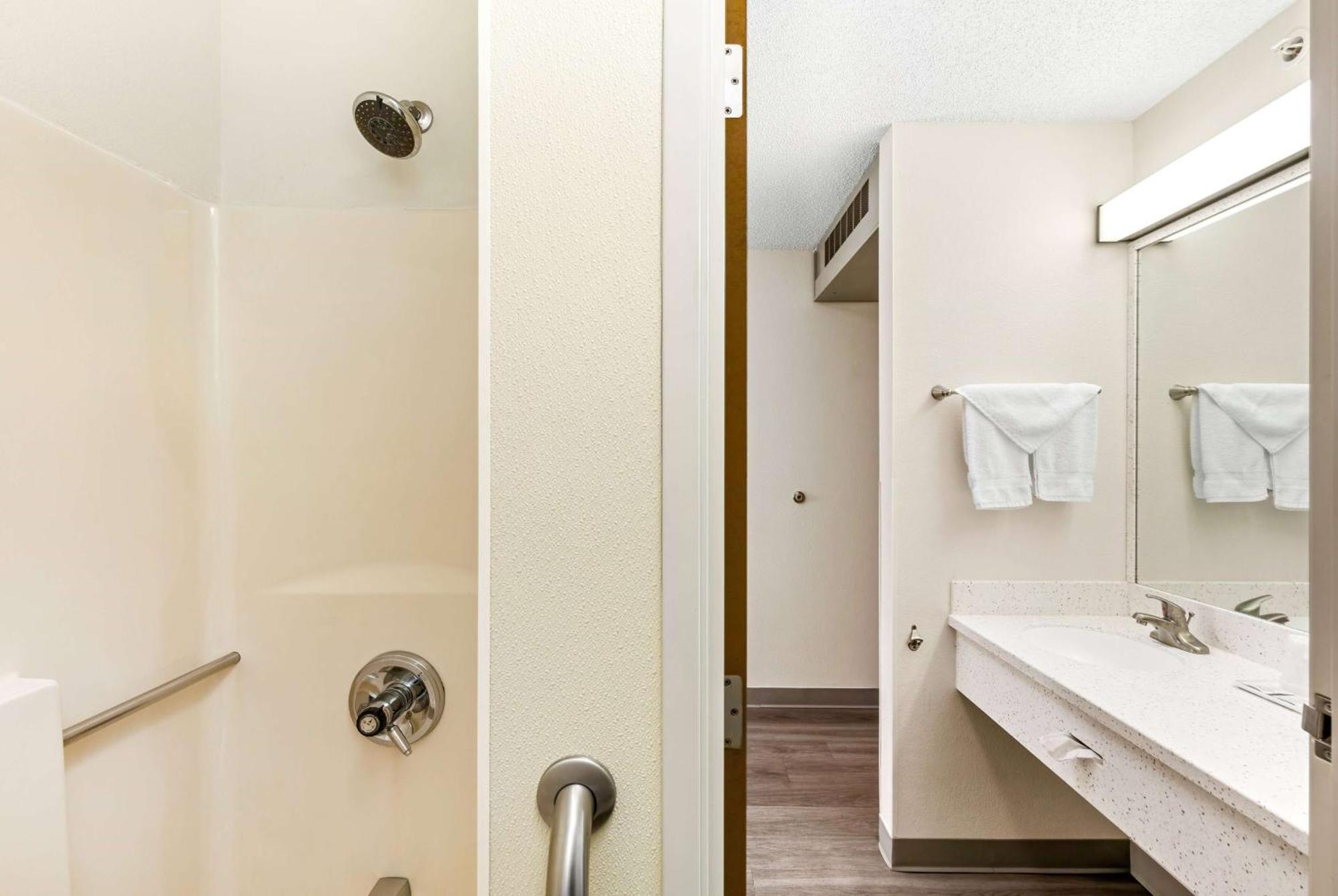 Days By Wyndham Hotel Great Falls