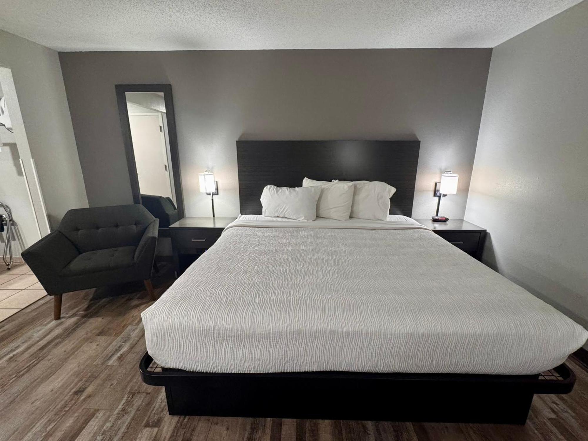 Baymont By Wyndham Center Hotel 3*