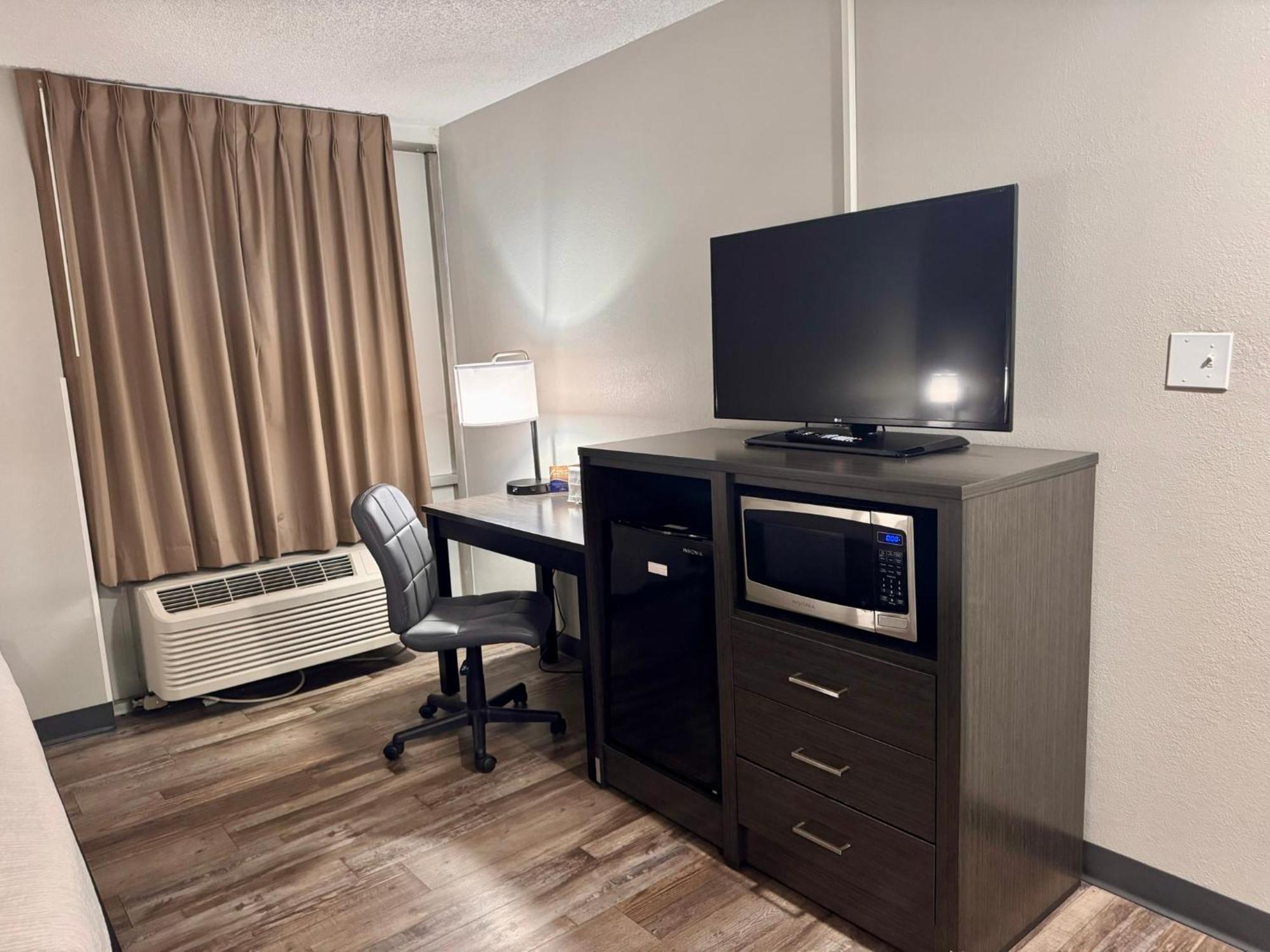 Hotel Baymont By Wyndham Center Great Falls