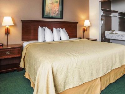 Hotel Baymont By Wyndham Center Great Falls