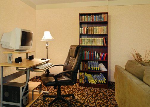 Baymont By Wyndham Center Hotel