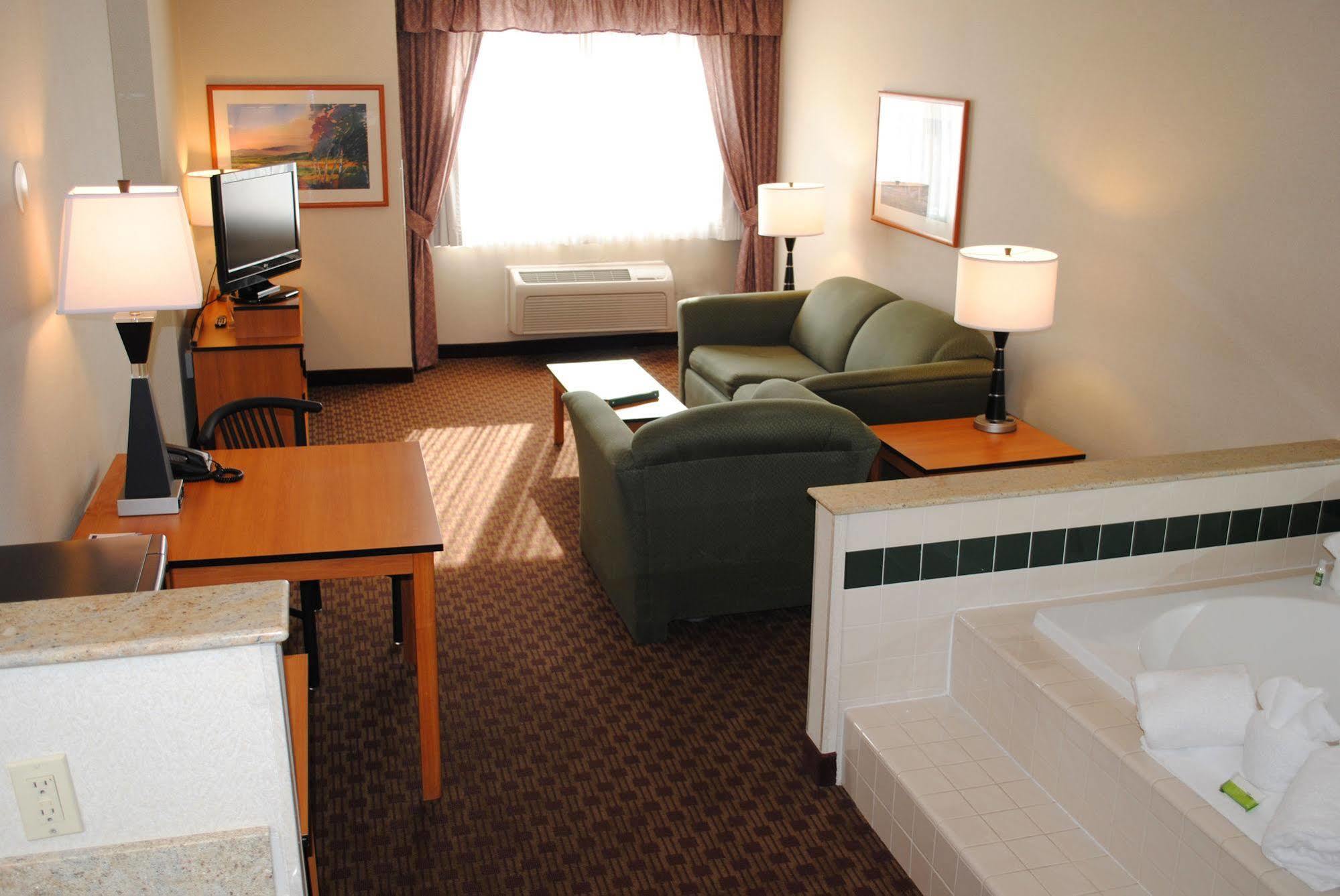 Crystal & - Hotel Great Falls
