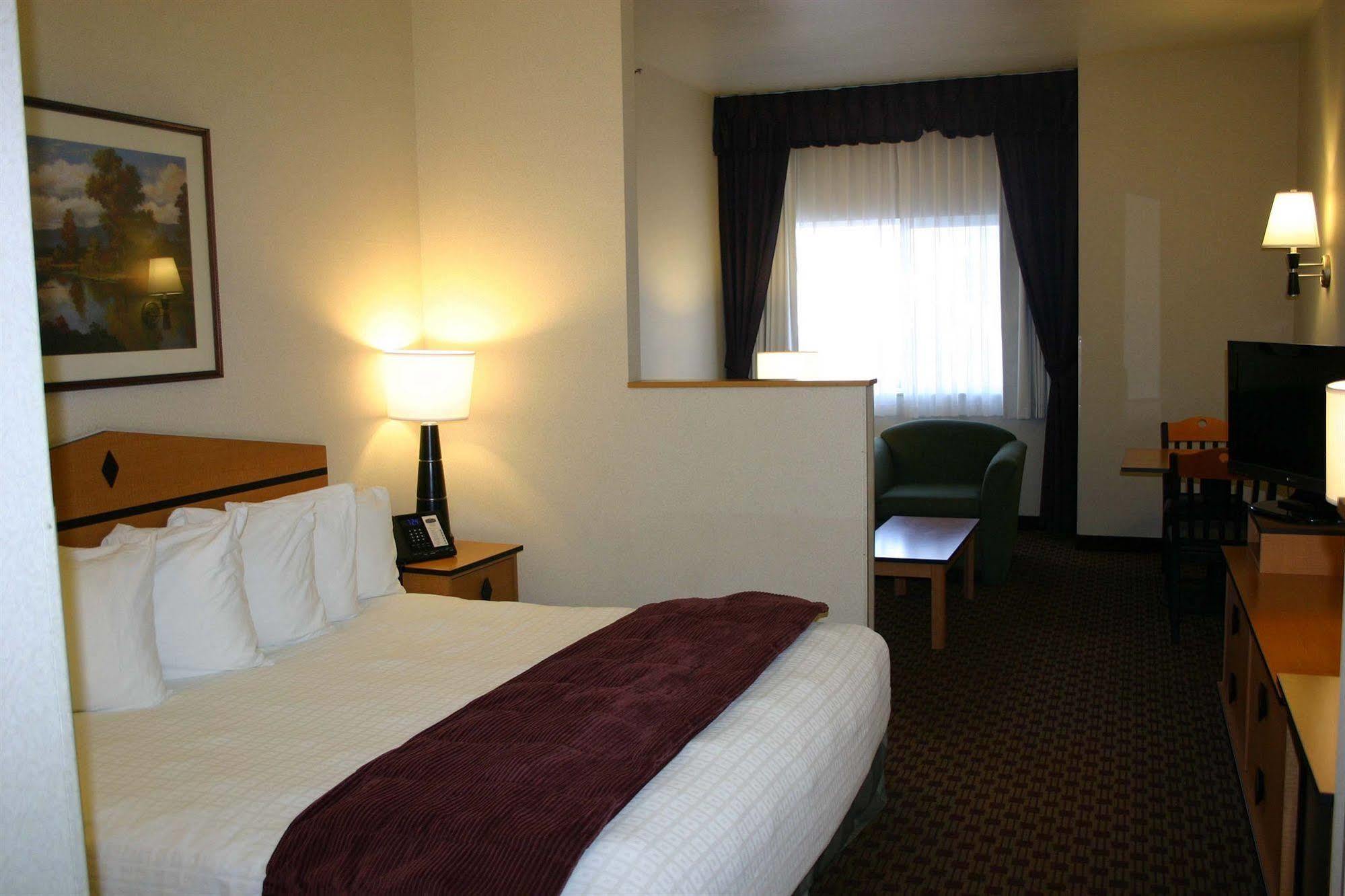 Crystal & - Hotel Great Falls