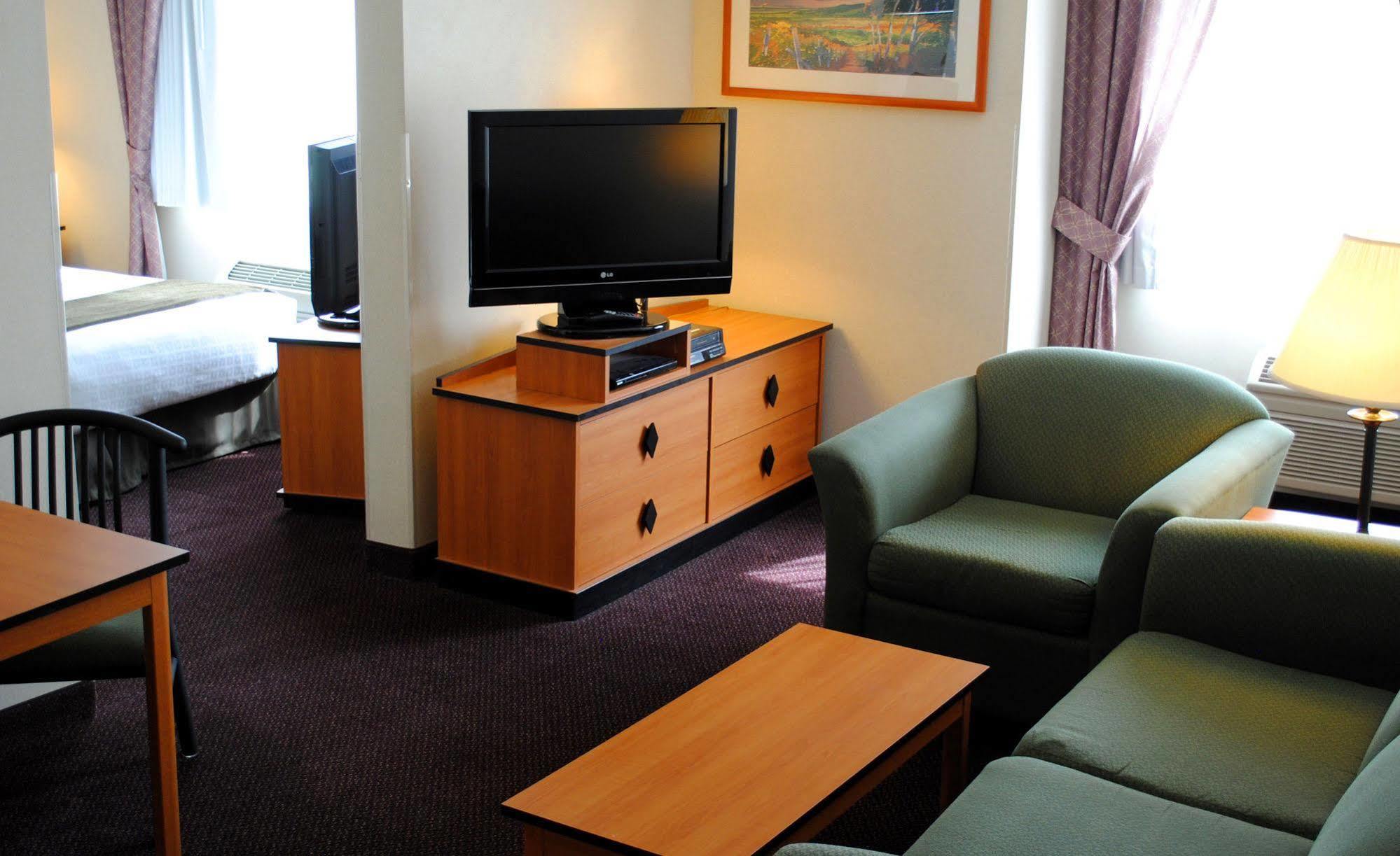 Hotel Crystal & -