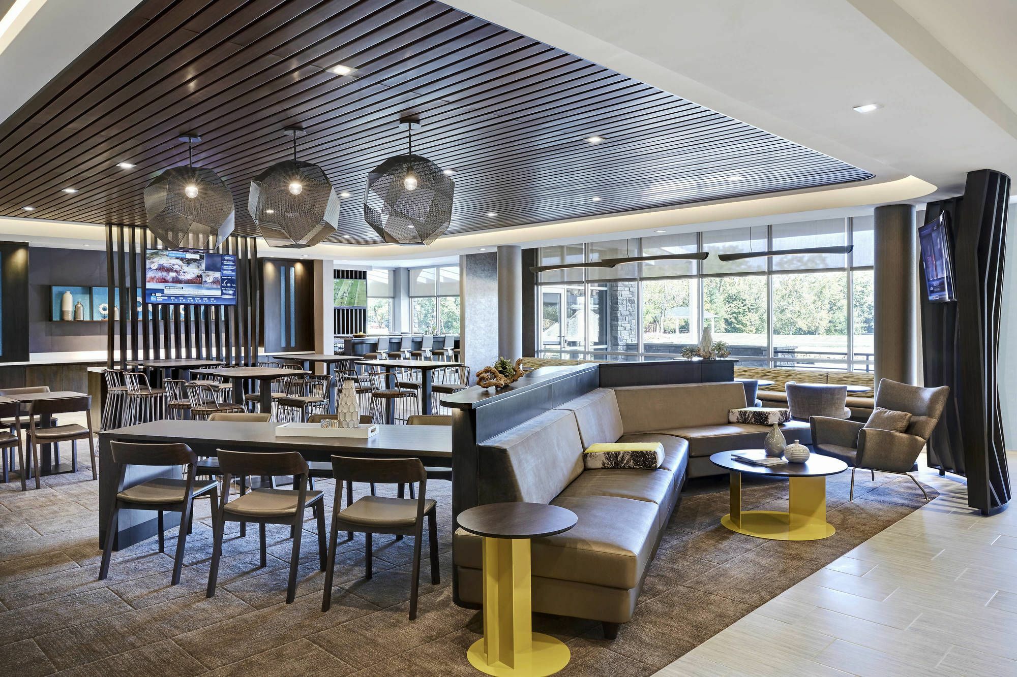 Hotel Springhill By Marriott 3*